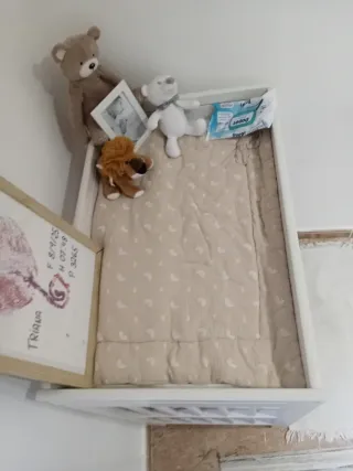 Cambiador de bebé blanco