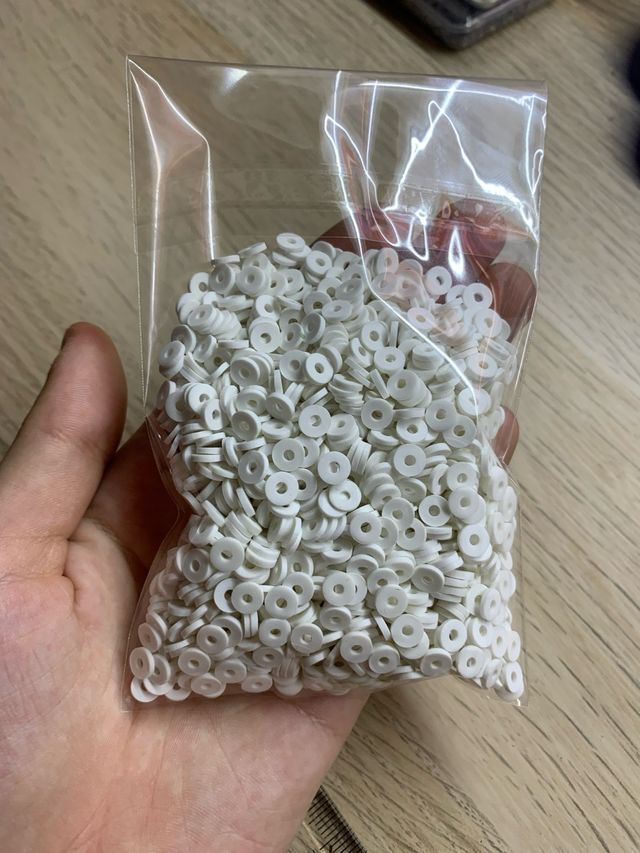 Cuentas blancas para pulseras