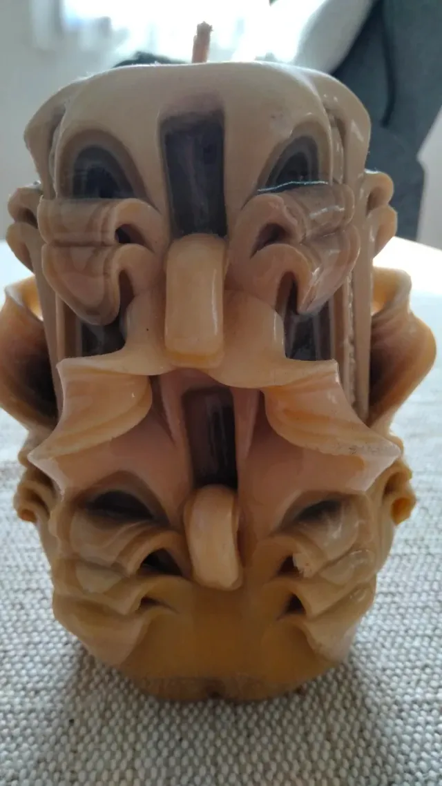 Vela tallada artesanalmente