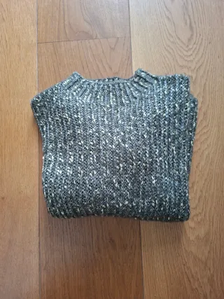 Jersey cuello chimenea verde y dorado supersuave.