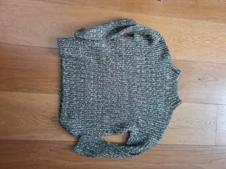 Jersey cuello chimenea verde y dorado supersuave.