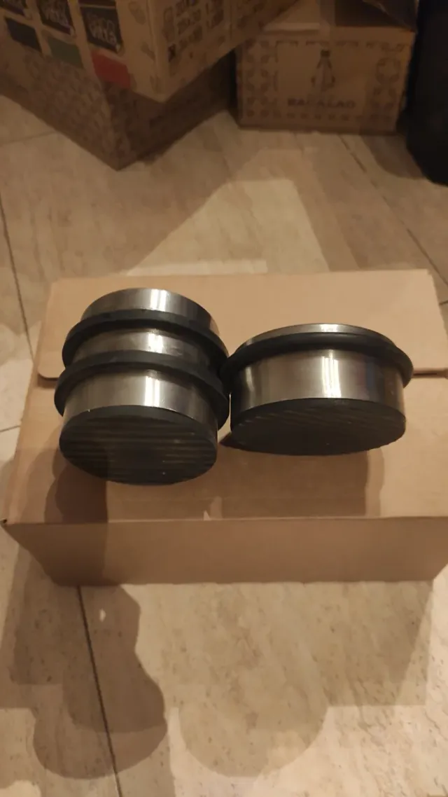 Topes de puerta metálicos con goma