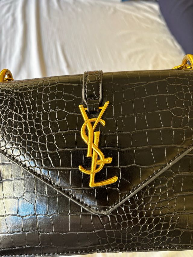 COPIA Bolso YSL Negro Piel Cocodrilo Dorado