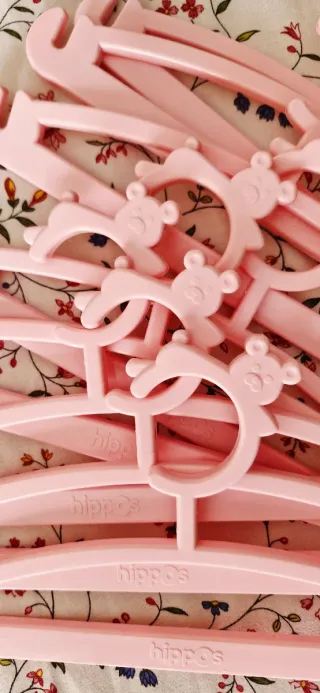 Lote 8 perchas bebé niña