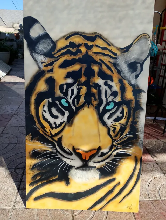 Tabla decorativa tigre pintado