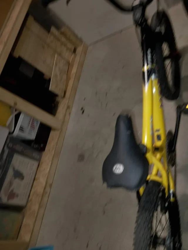 Bicicleta Monty BMX Amarilla