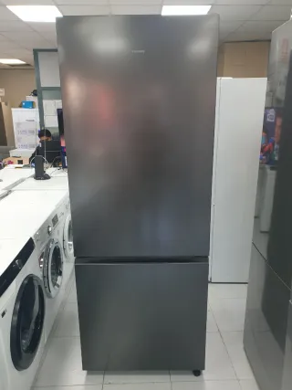 Nevera Samsung grande , nueva con tara