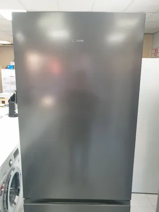 Nevera Samsung grande , nueva con tara