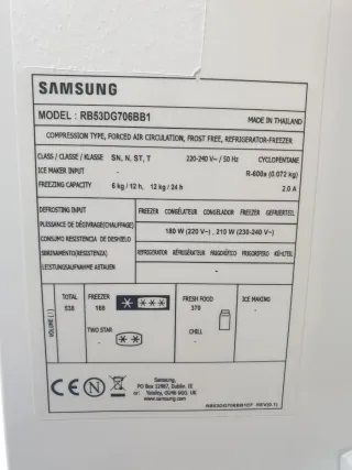 Nevera Samsung grande , nueva con tara