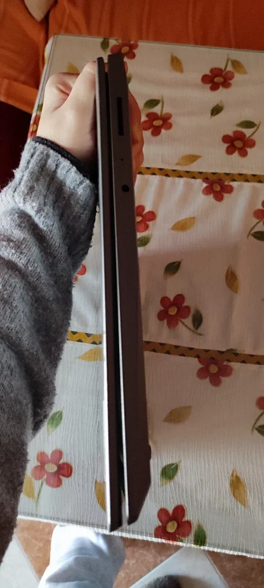 Portátil Lenovo IdeaPad 3