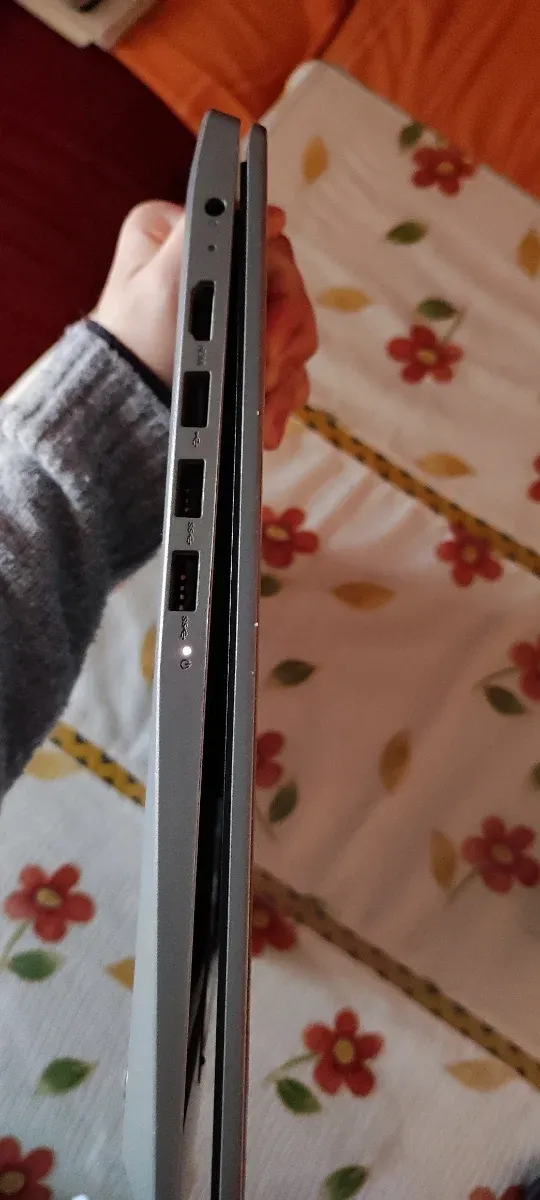 Portátil Lenovo IdeaPad 3