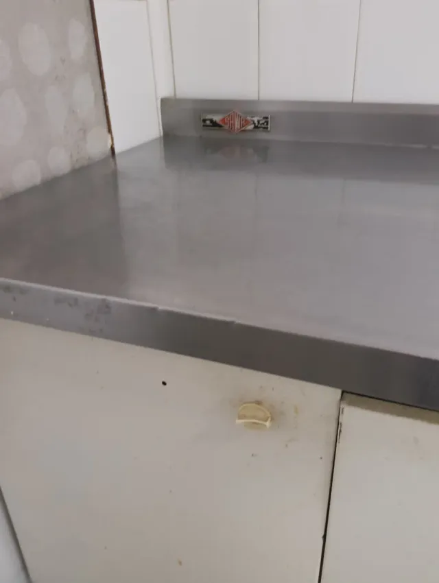 Mesa Obrador Salvá 3 Contenedores