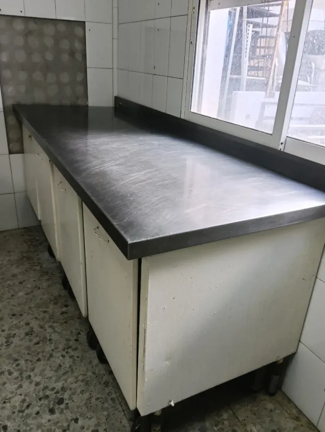 Mesa Obrador Salvá 3 Contenedores