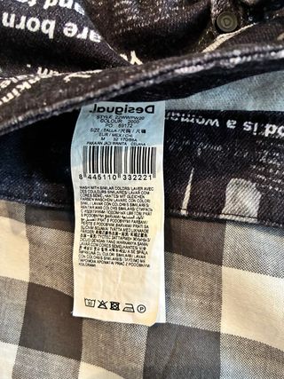 Pantalones vaqueros negros con estampado