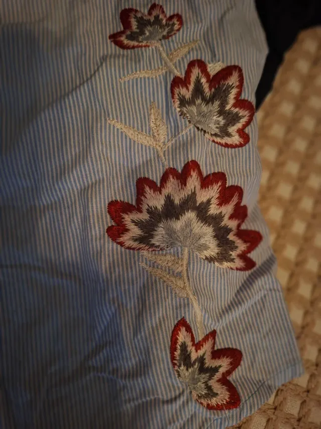 Camisa Azul e Preta Desigual