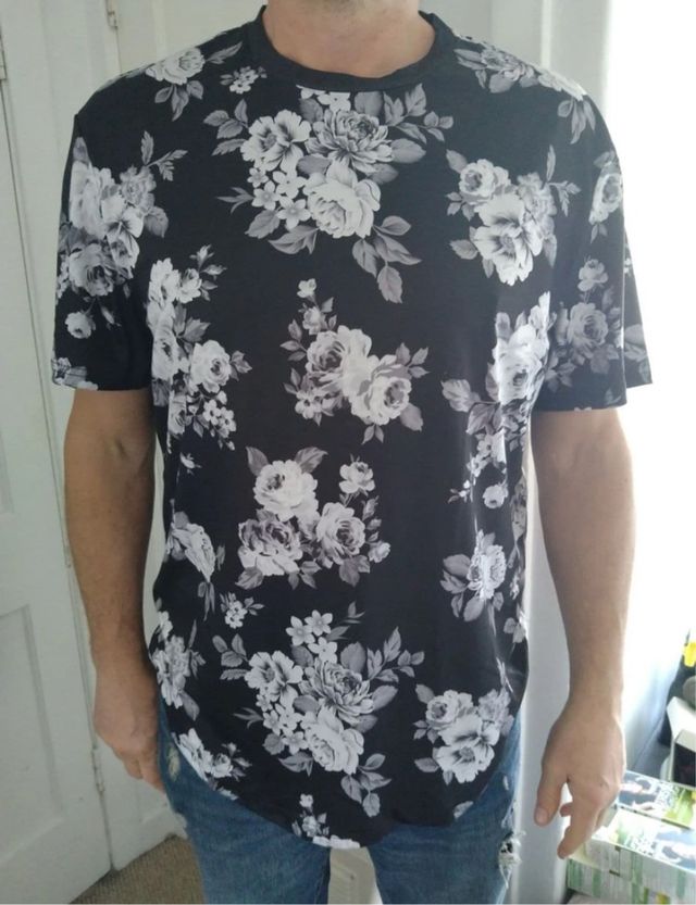 Camiseta floral XXL negra y blanca hombre