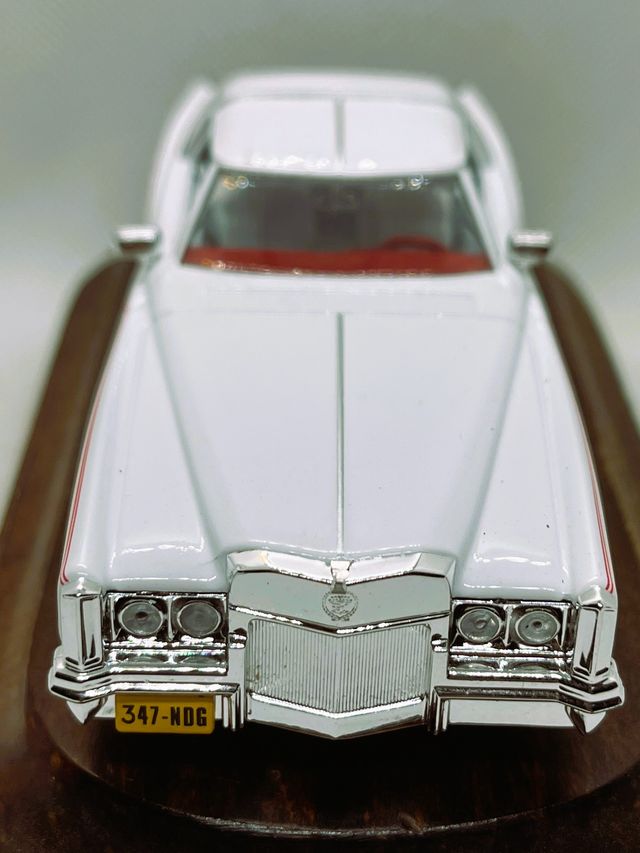 CADILLAC CORVORADO ESCALA 1/43, MUY BUEN ESTADO