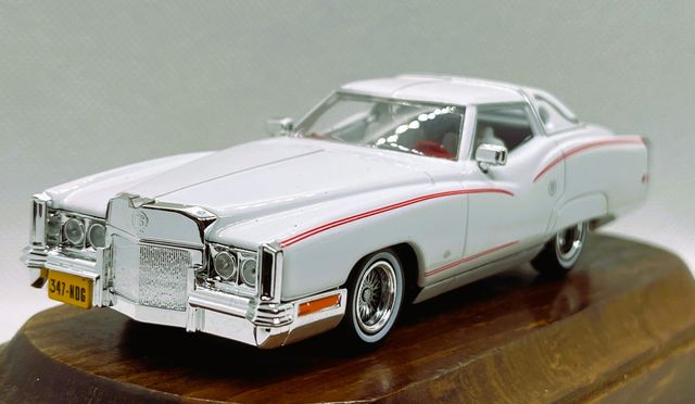 CADILLAC CORVORADO ESCALA 1/43, MUY BUEN ESTADO