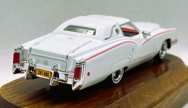 CADILLAC CORVORADO ESCALA 1/43, MUY BUEN ESTADO