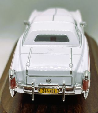 CADILLAC CORVORADO ESCALA 1/43, MUY BUEN ESTADO
