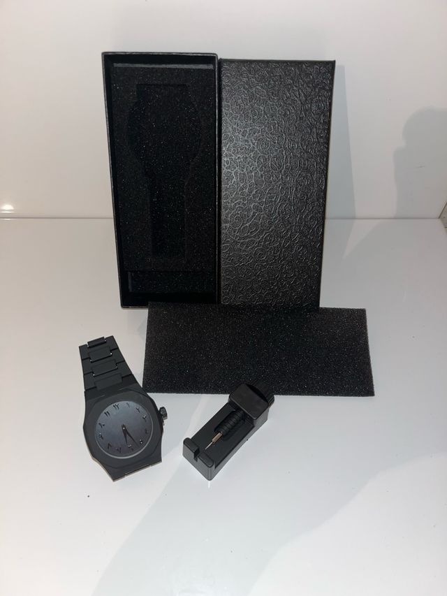Reloj Negro Minimalista Unisex Números Arábigos