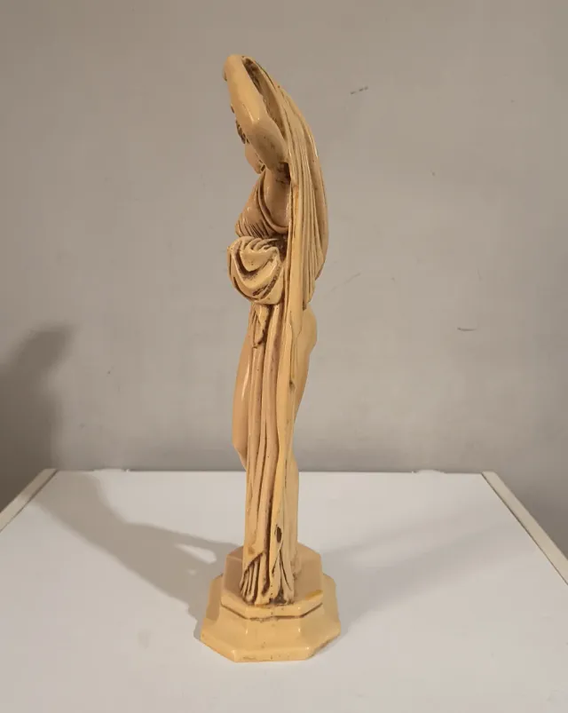 Imponente scultura artistica " Venere al Bagno"