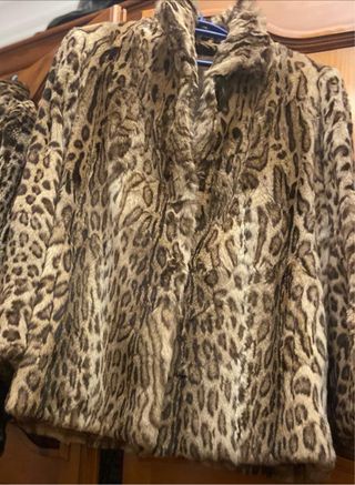 Chaquetón pelo estampado leopardo