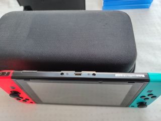 Nintendo Switch Azul y Rojo