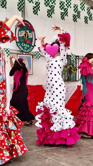 Vestido Flamenca Lunares Blanco y Fucsia