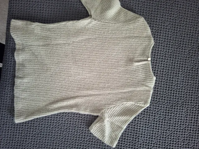 Jersey manga corta ligero.Cuello en caja.