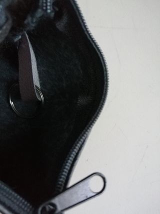 Monedero negro con 3 cremalleras