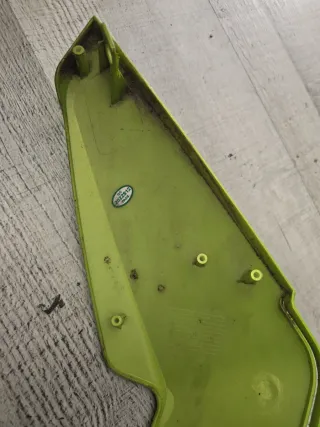 Tapa lateral derecha Keeway RKF usada