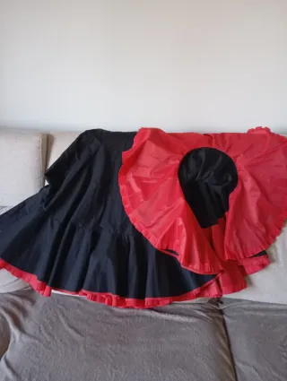 Falda flamenca/sevillanas negra y roja