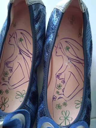 Zapatos salón azul y negro30€ los dos pares