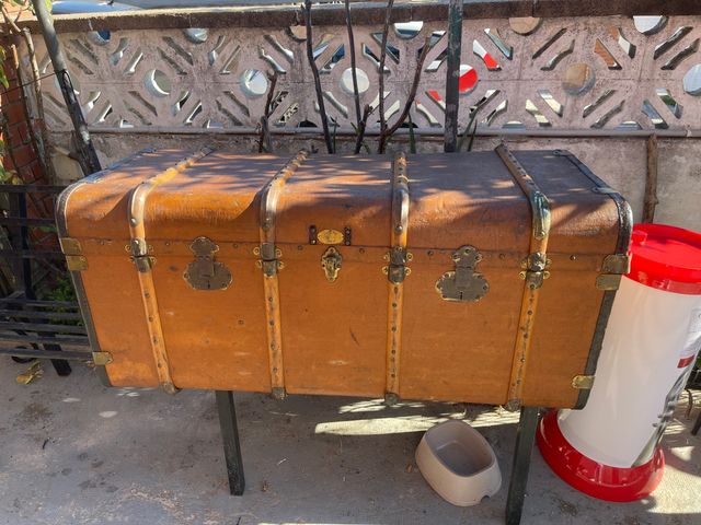 Baule da viaggio vintage anni '50 con chiavi