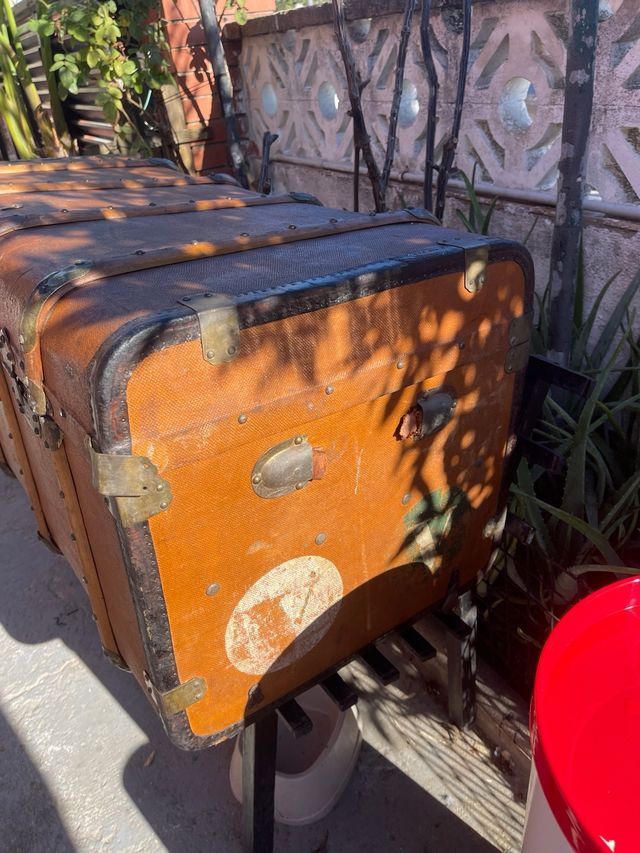 Baule da viaggio vintage anni '50 con chiavi