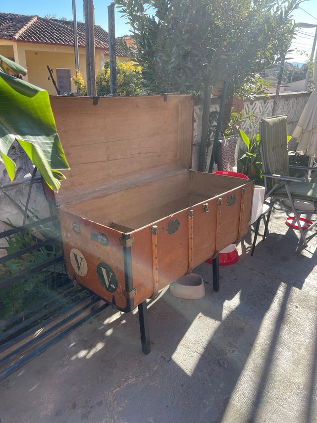 Baule da viaggio vintage anni '50 con chiavi