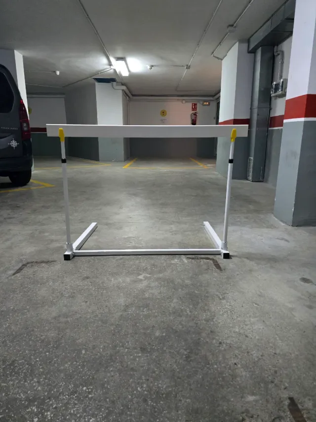 Valla de salto blanca