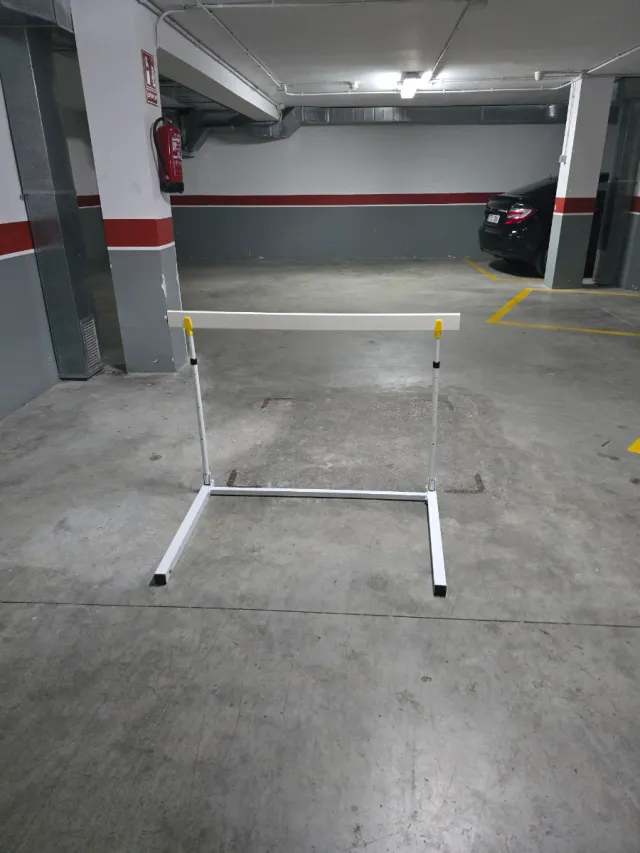 Valla de salto blanca