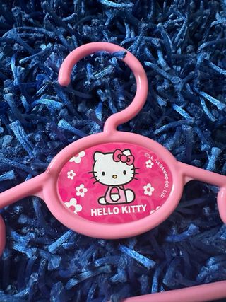 Perchas infantiles de plástico (Pack 9). 32 cms