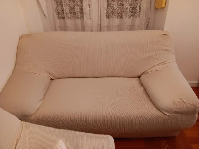 Sofá 2 plazas beige tela