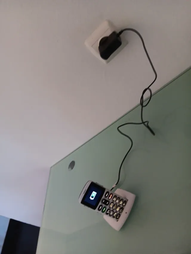 Telefono vintage bianco