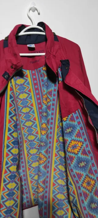 Chaqueta Karhu Roja vintage de los 2000