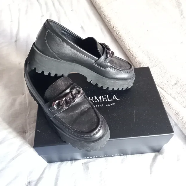 Mocasines Piel Carmela Negros