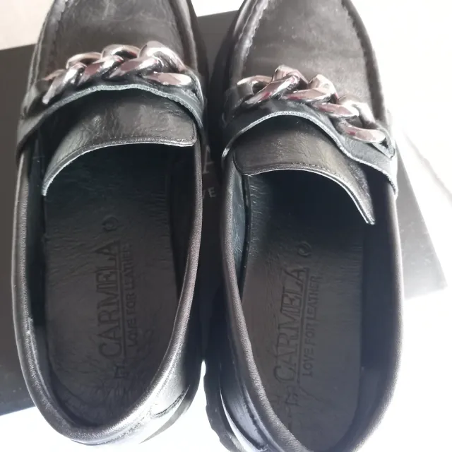 Mocasines Piel Carmela Negros