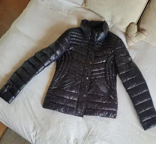 Cazadora acolchada negra