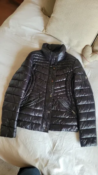 Cazadora acolchada negra