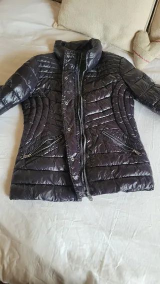 Cazadora acolchada negra