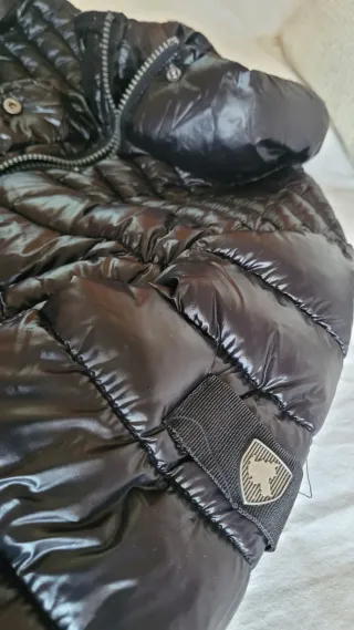 Cazadora acolchada negra