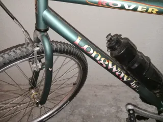 Bicicleta de montaña verde